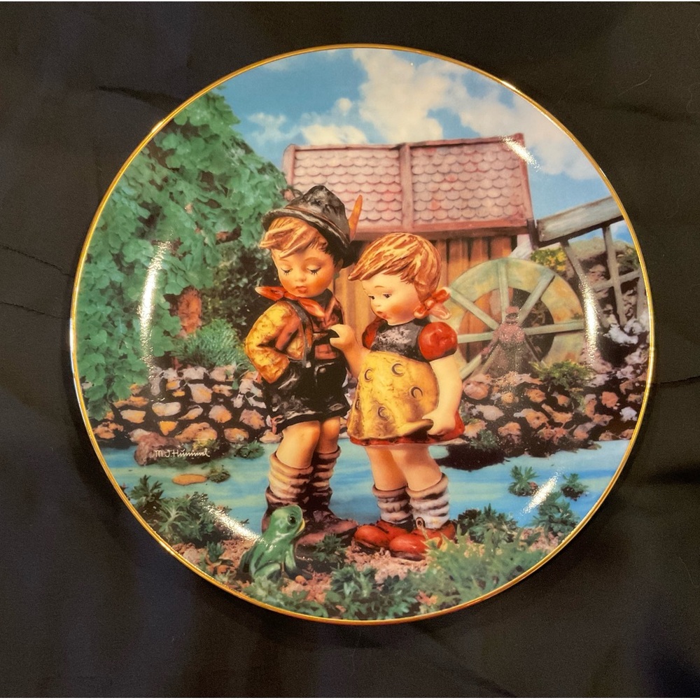 Plate, Hummel “Hello Down There” plate number LU7839